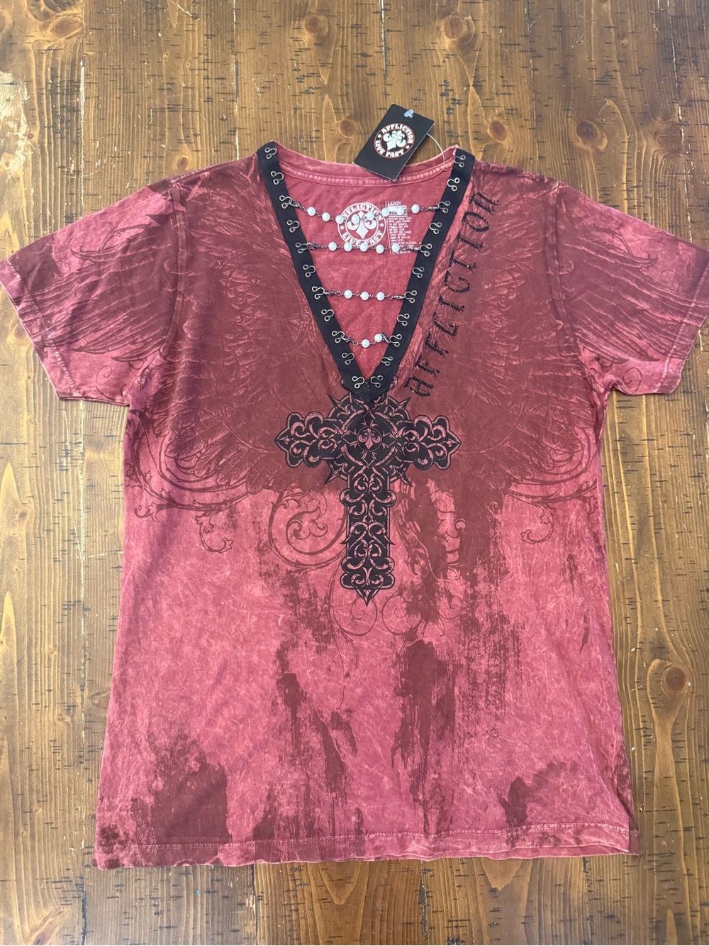 Affliction Women's Graphic T-Shirt V-Neck Embellished Red and Black Sz L NWT